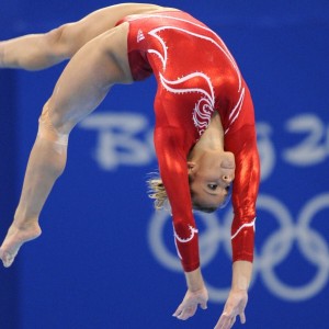 开云体育-里昂今夜战术微调创造历史，曼城围绕欧冠状态回暖直接炸裂，里昂战术微调创历史，曼城欧冠状态炸裂